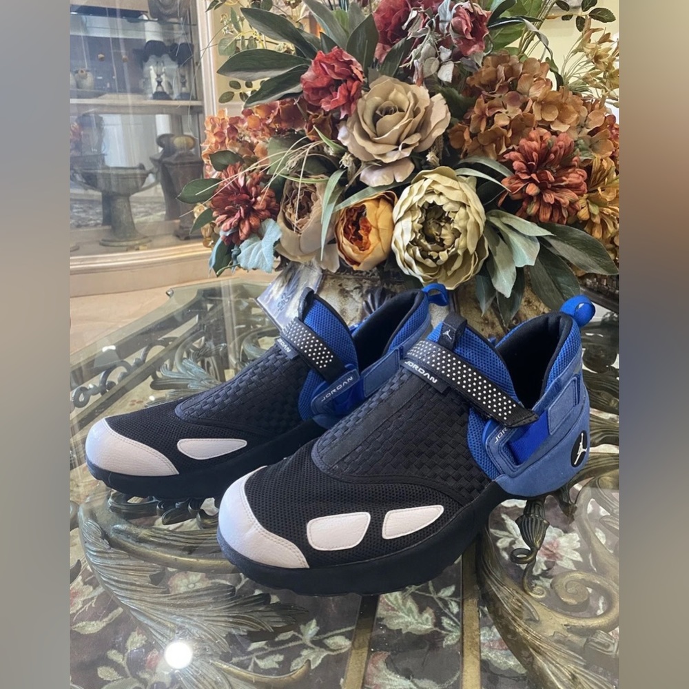 Size 18 - Jordan Trunner LX OG Black White Royal
